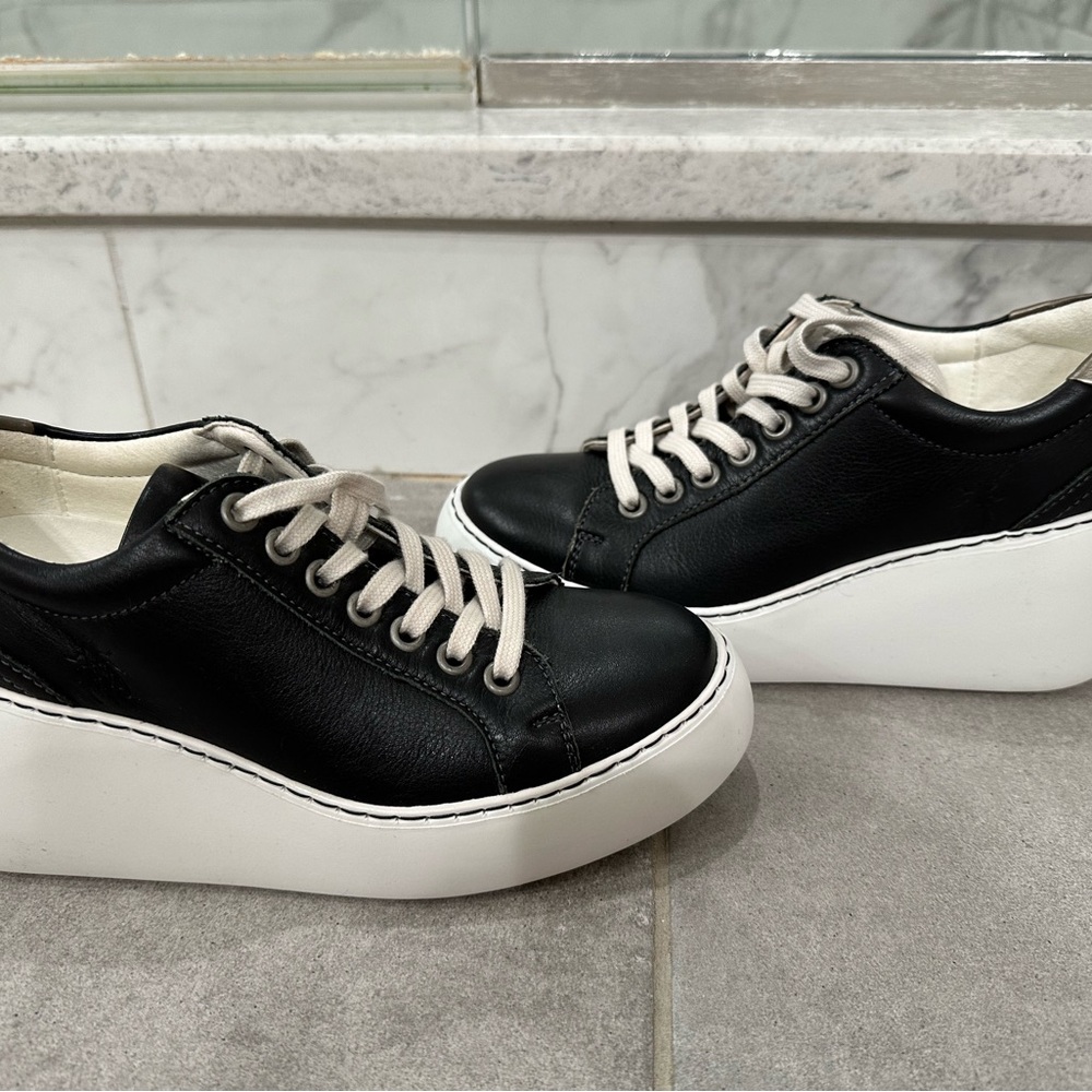NWT Fly London Delf Platform Wedge Sneakers Size 35